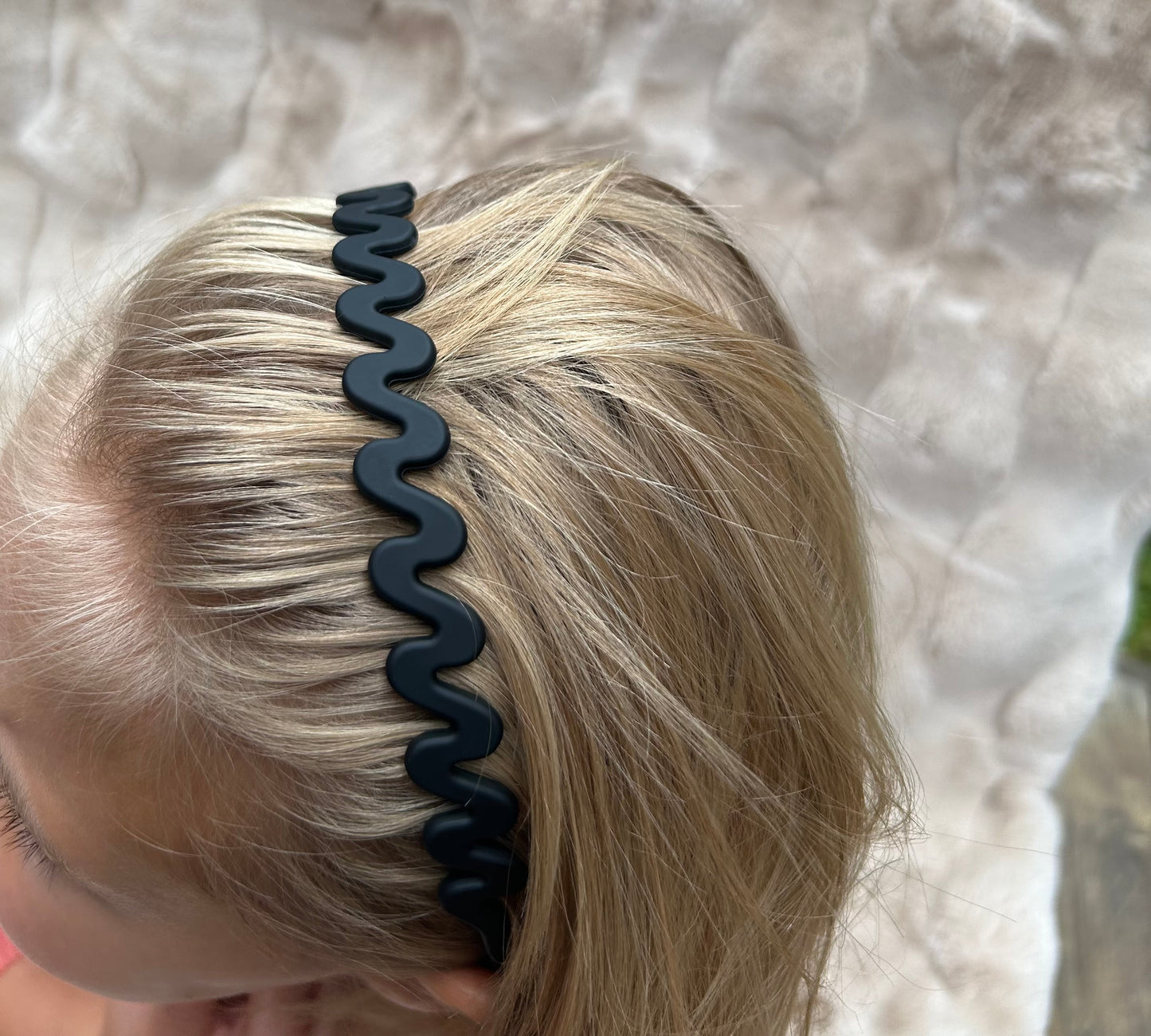 Black Wavy Headband